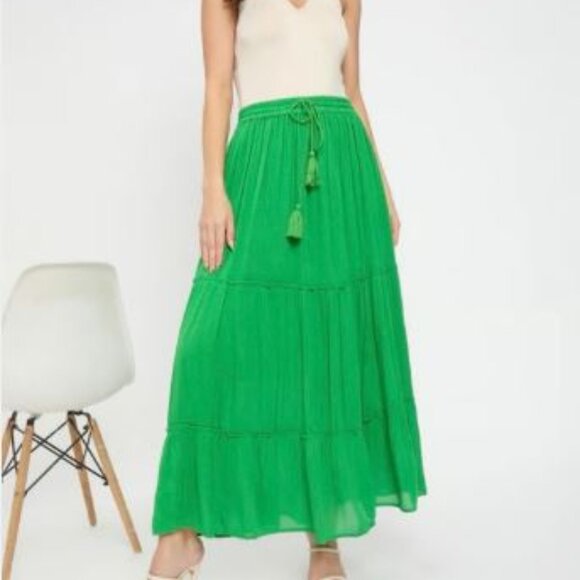 Gypsy Blu Dresses & Skirts - Gypsy Blu NWT Kelly Green Tiered Skirt Elastic Waist Sz L